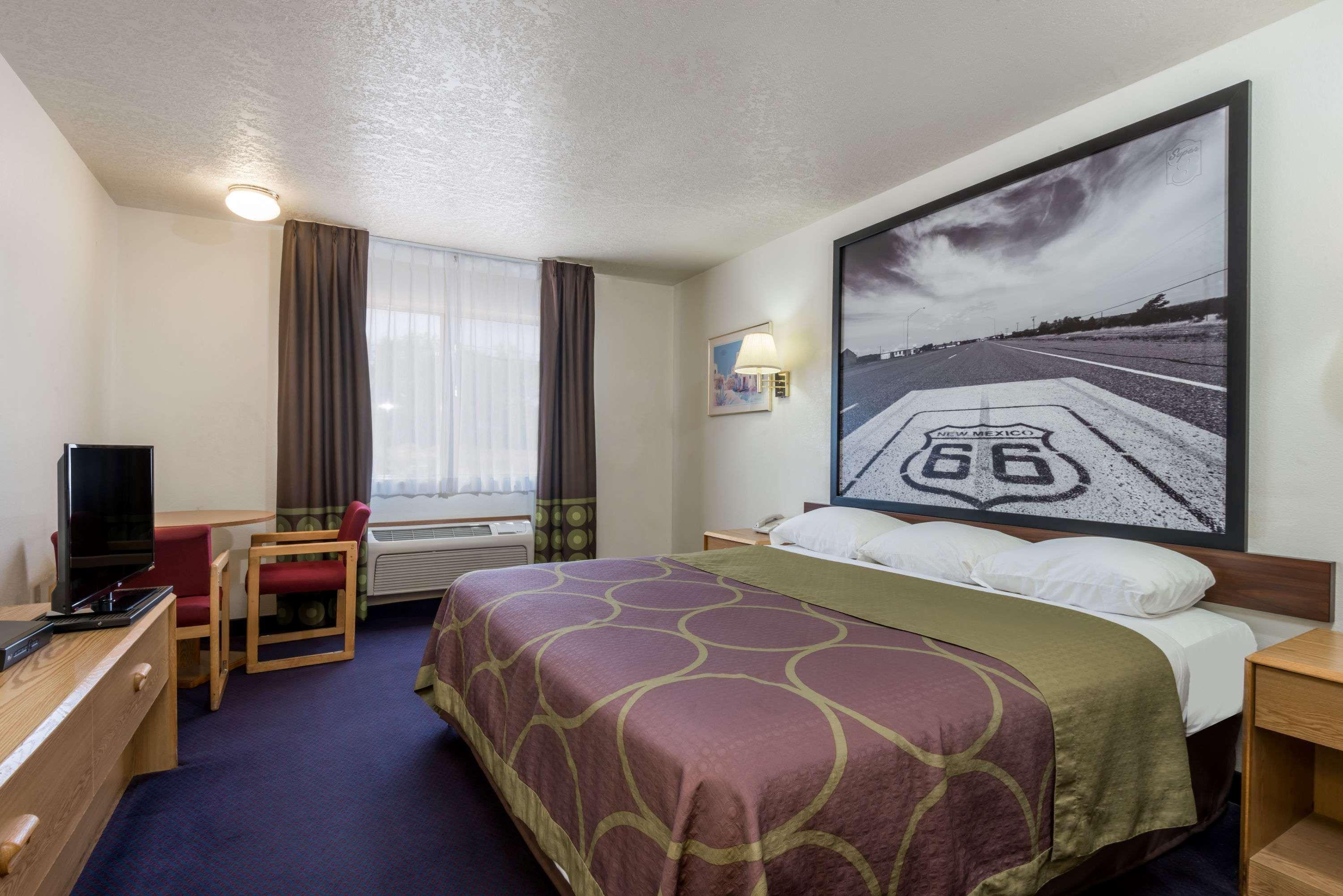 Super 8 By Wyndham Bernalillo Hotel Buitenkant foto