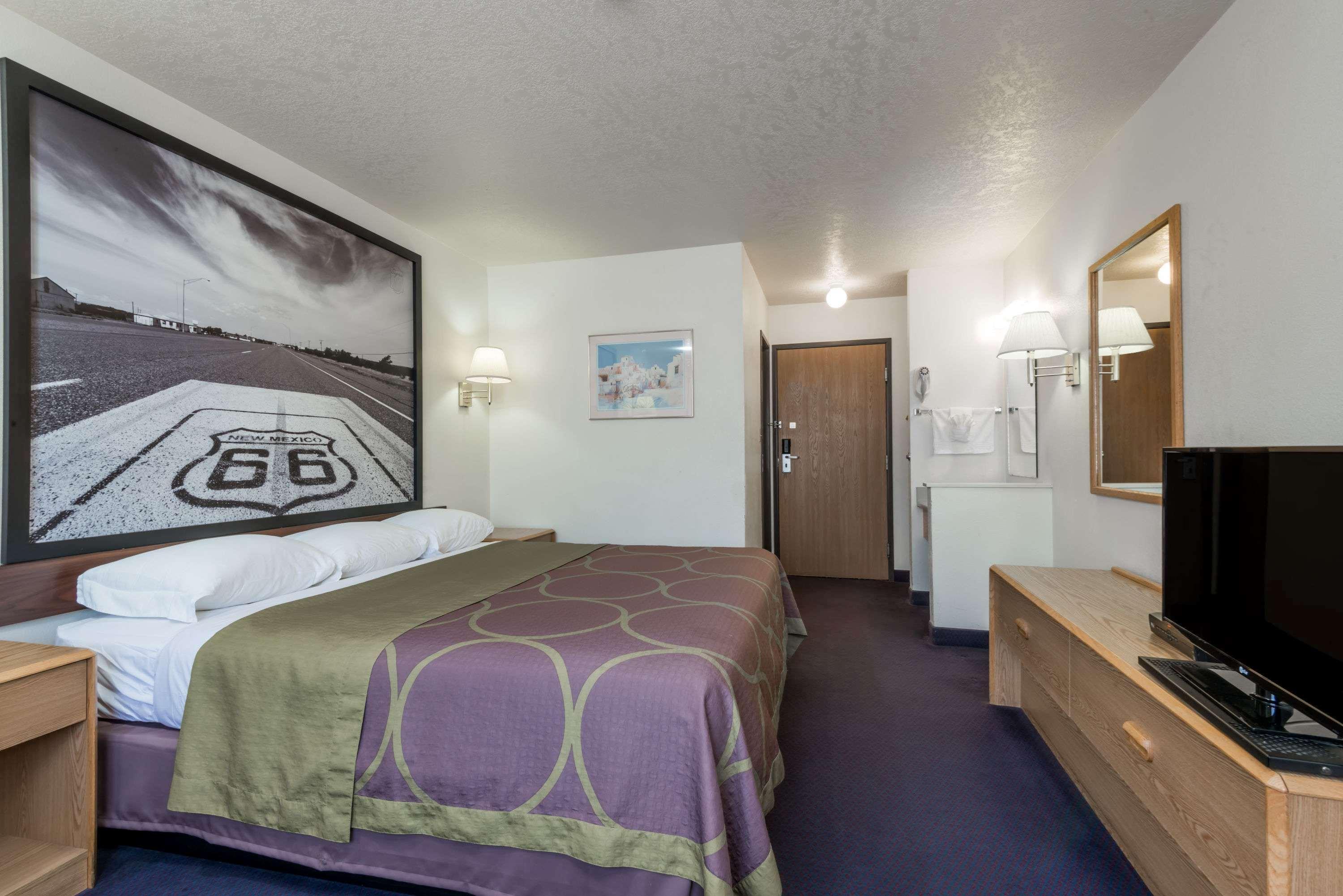 Super 8 By Wyndham Bernalillo Hotel Buitenkant foto