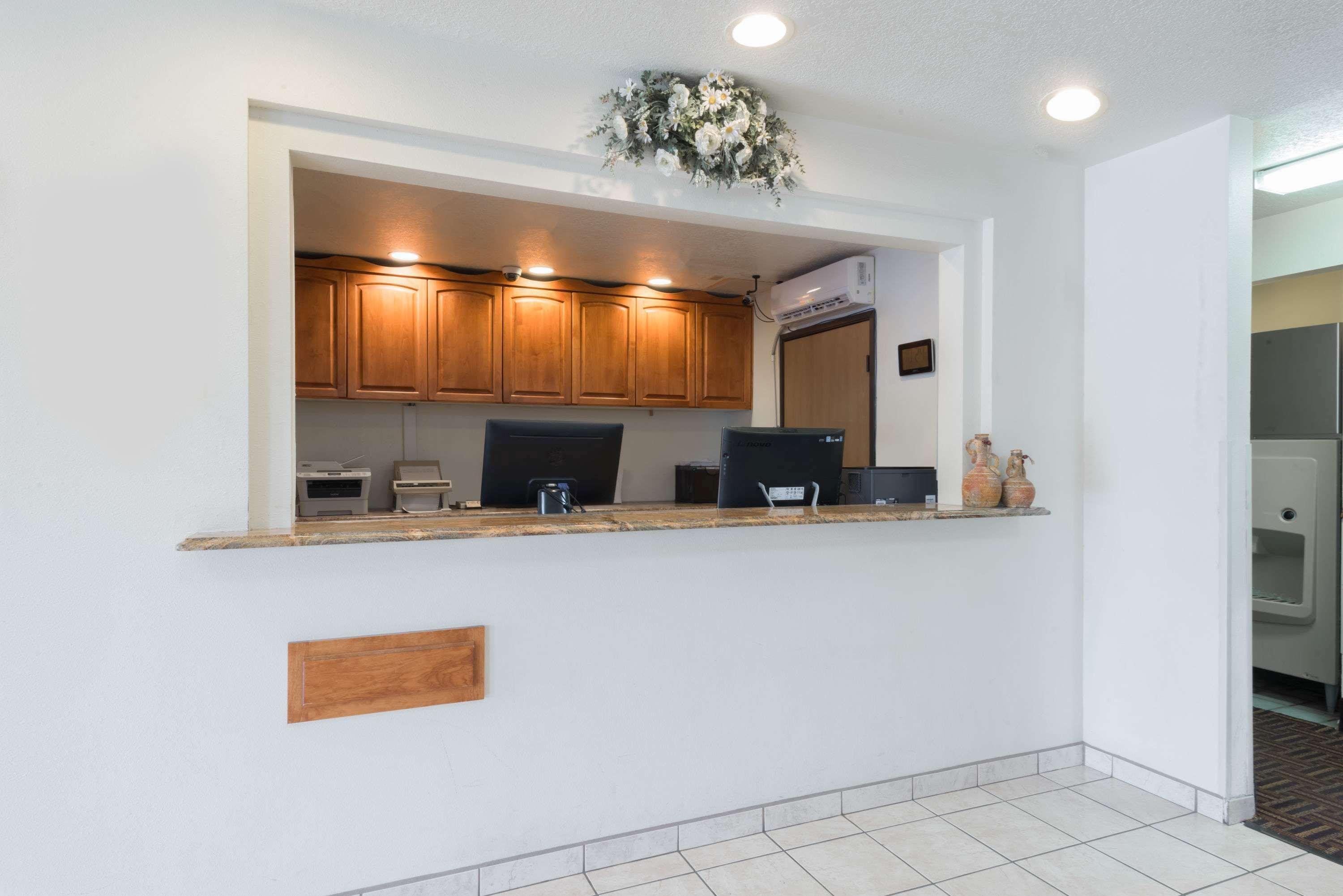 Super 8 By Wyndham Bernalillo Hotel Buitenkant foto