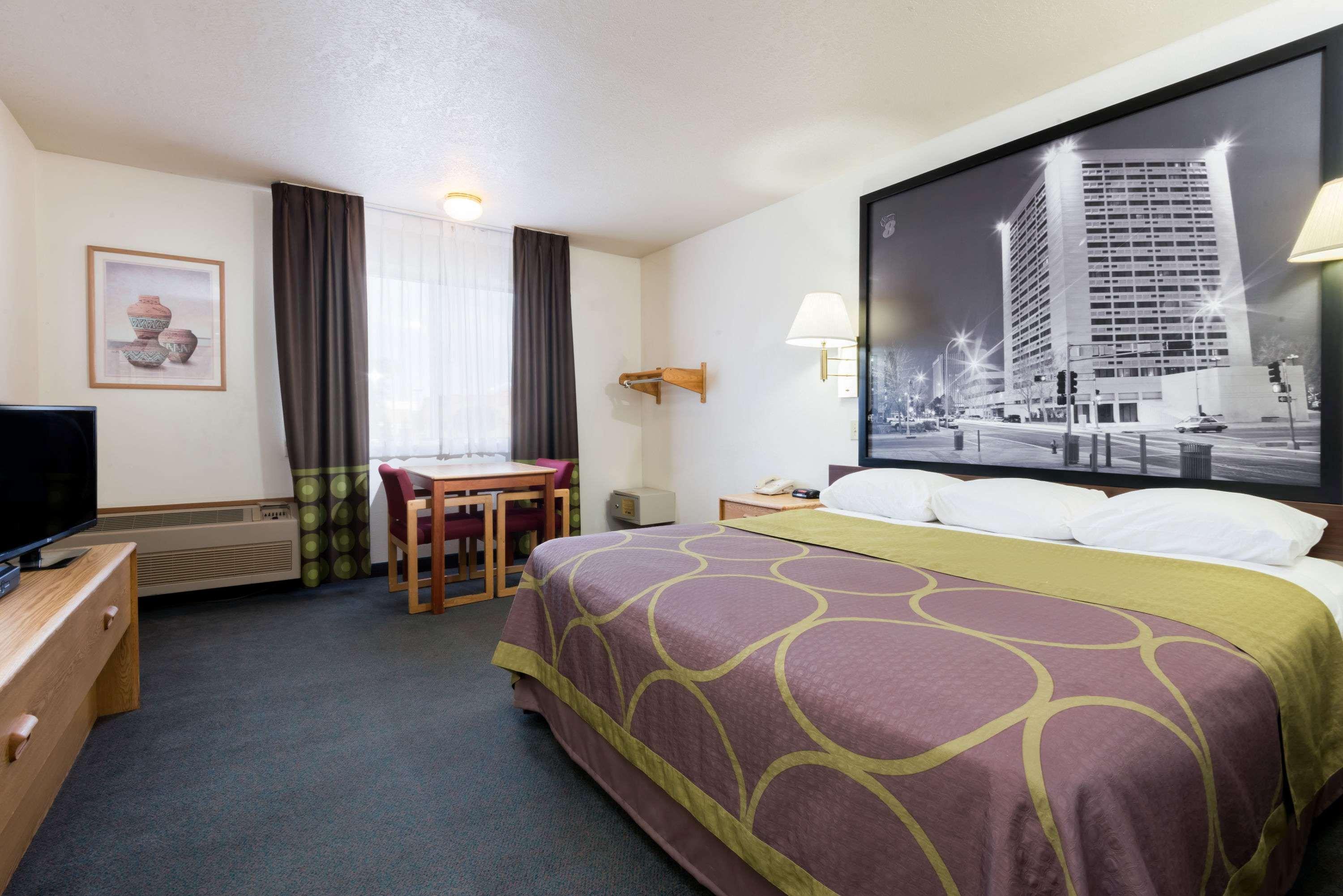 Super 8 By Wyndham Bernalillo Hotel Buitenkant foto