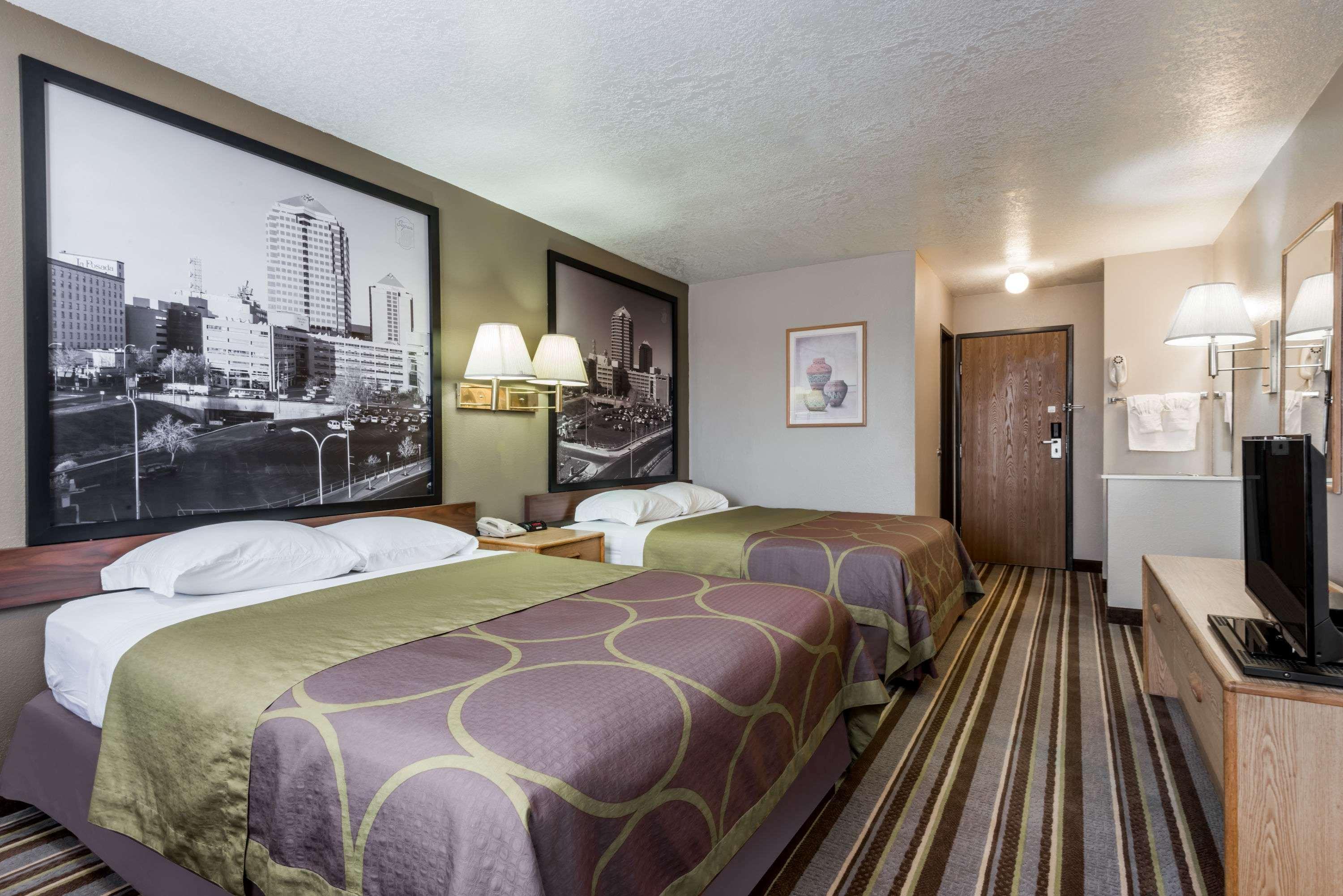 Super 8 By Wyndham Bernalillo Hotel Buitenkant foto