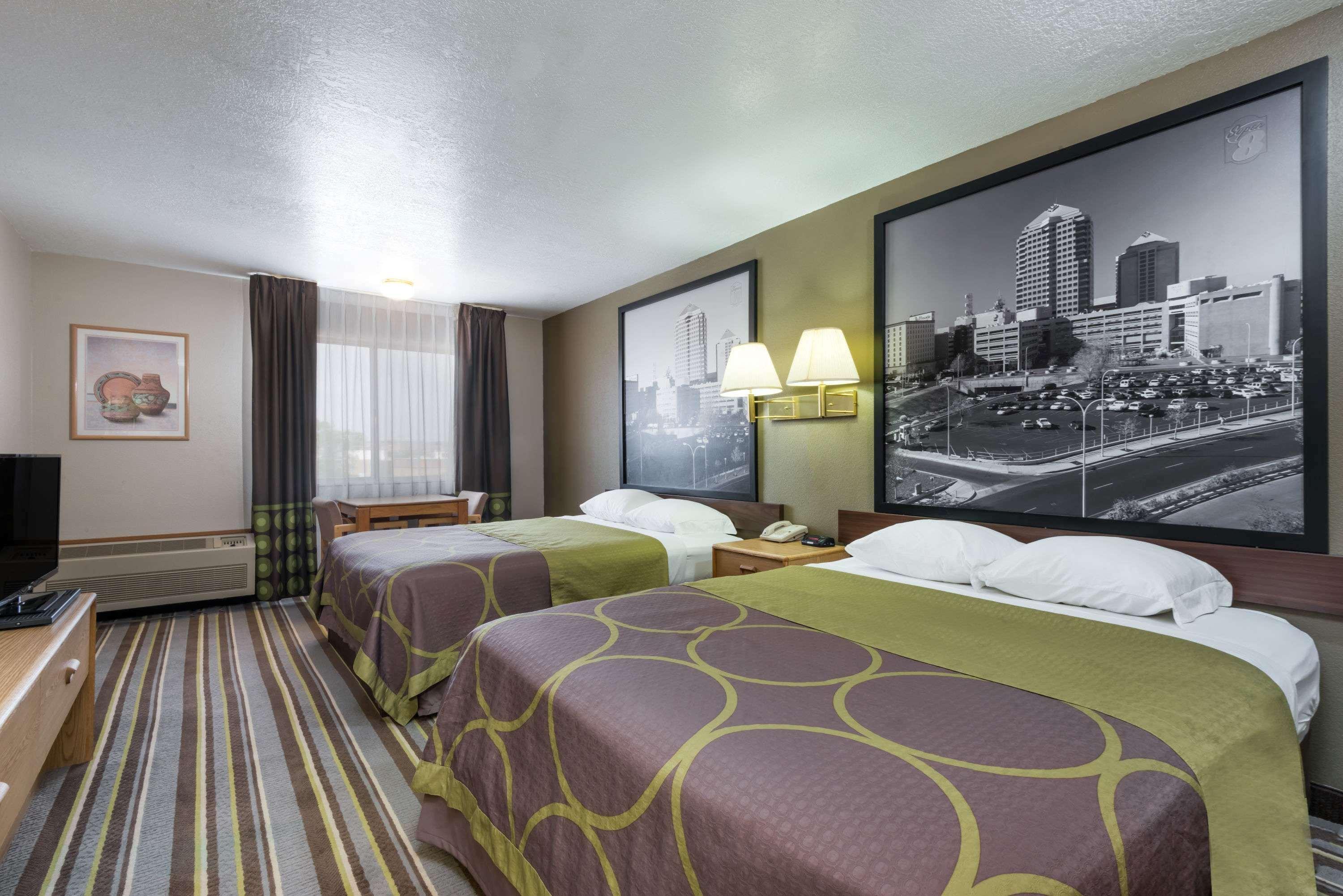 Super 8 By Wyndham Bernalillo Hotel Buitenkant foto