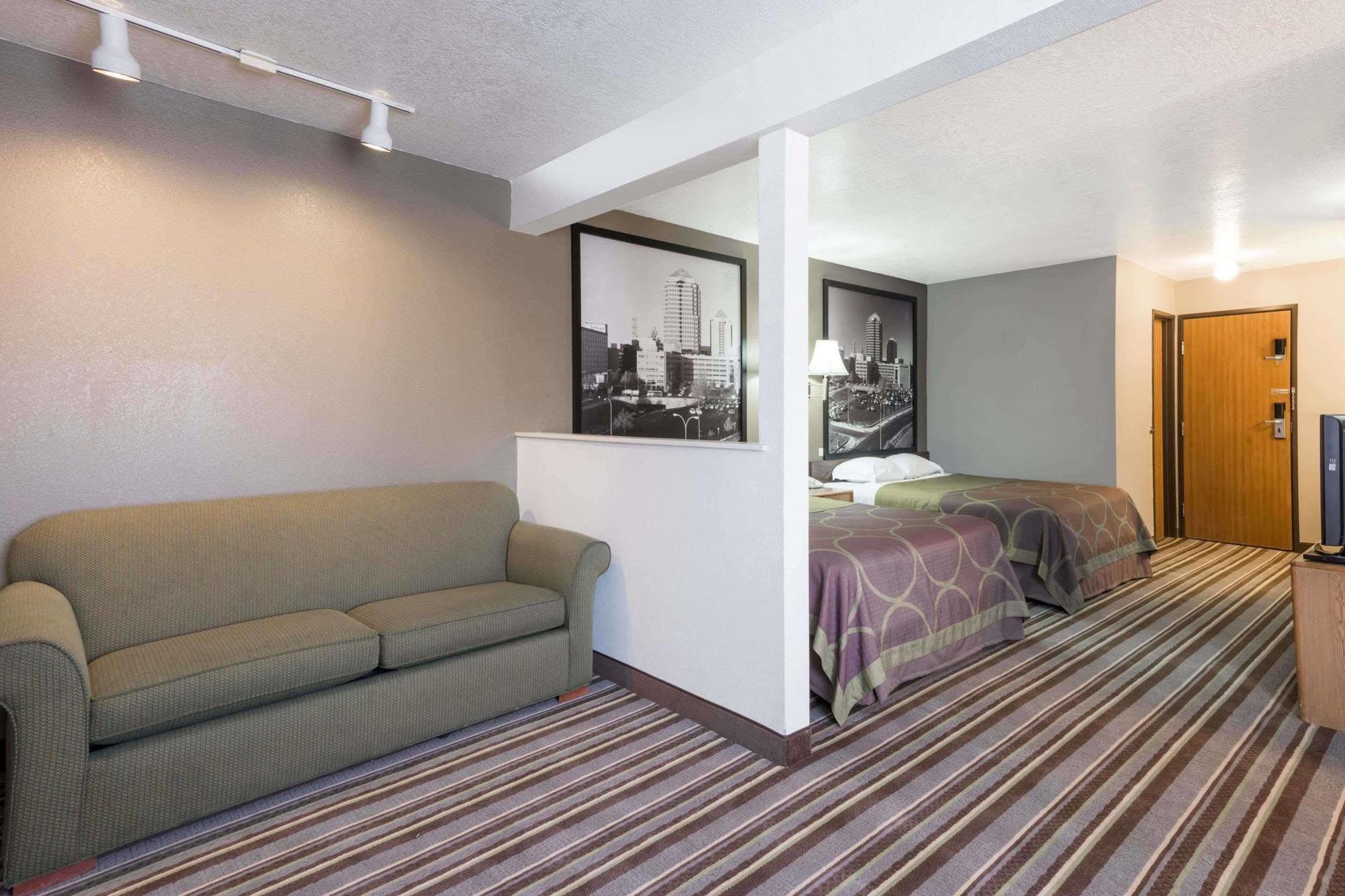 Super 8 By Wyndham Bernalillo Hotel Buitenkant foto