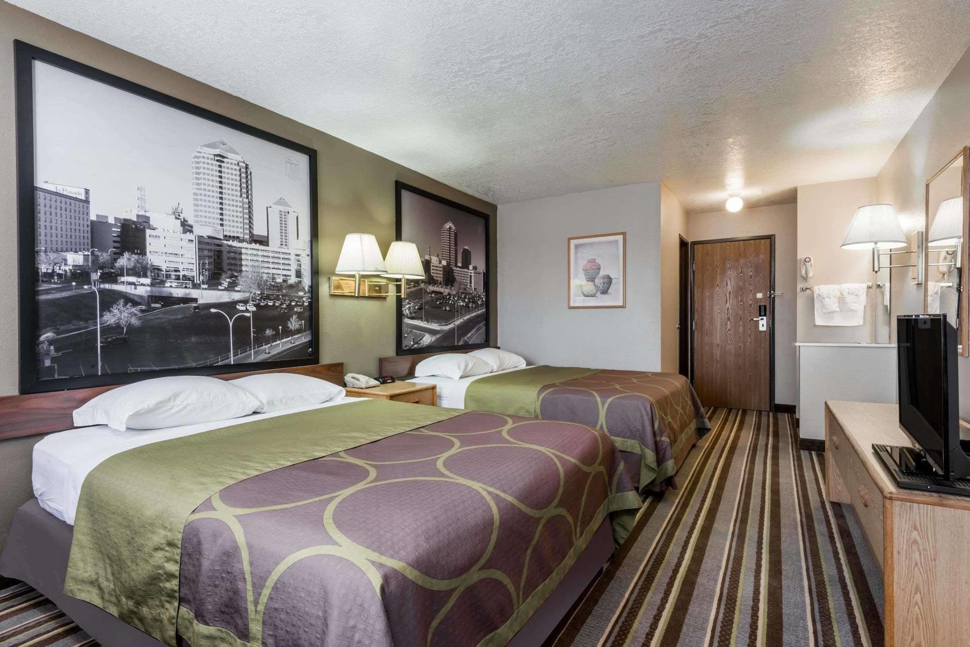 Super 8 By Wyndham Bernalillo Hotel Buitenkant foto