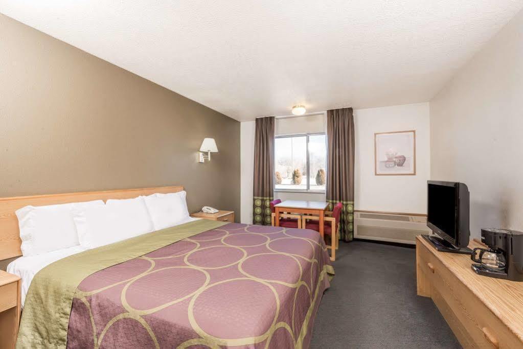 Super 8 By Wyndham Bernalillo Hotel Buitenkant foto